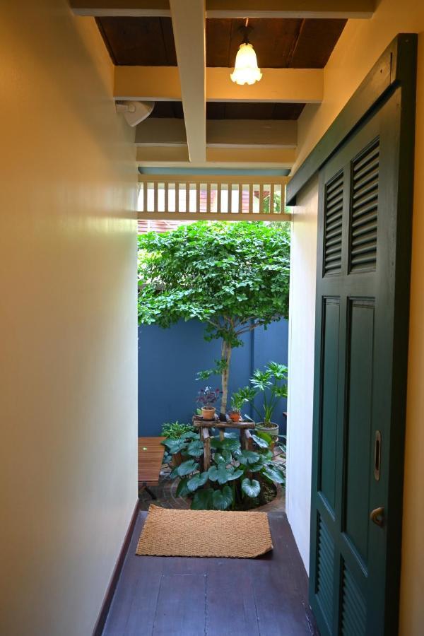 Priya Boutique House Bed & Breakfast Bangkok Exterior photo