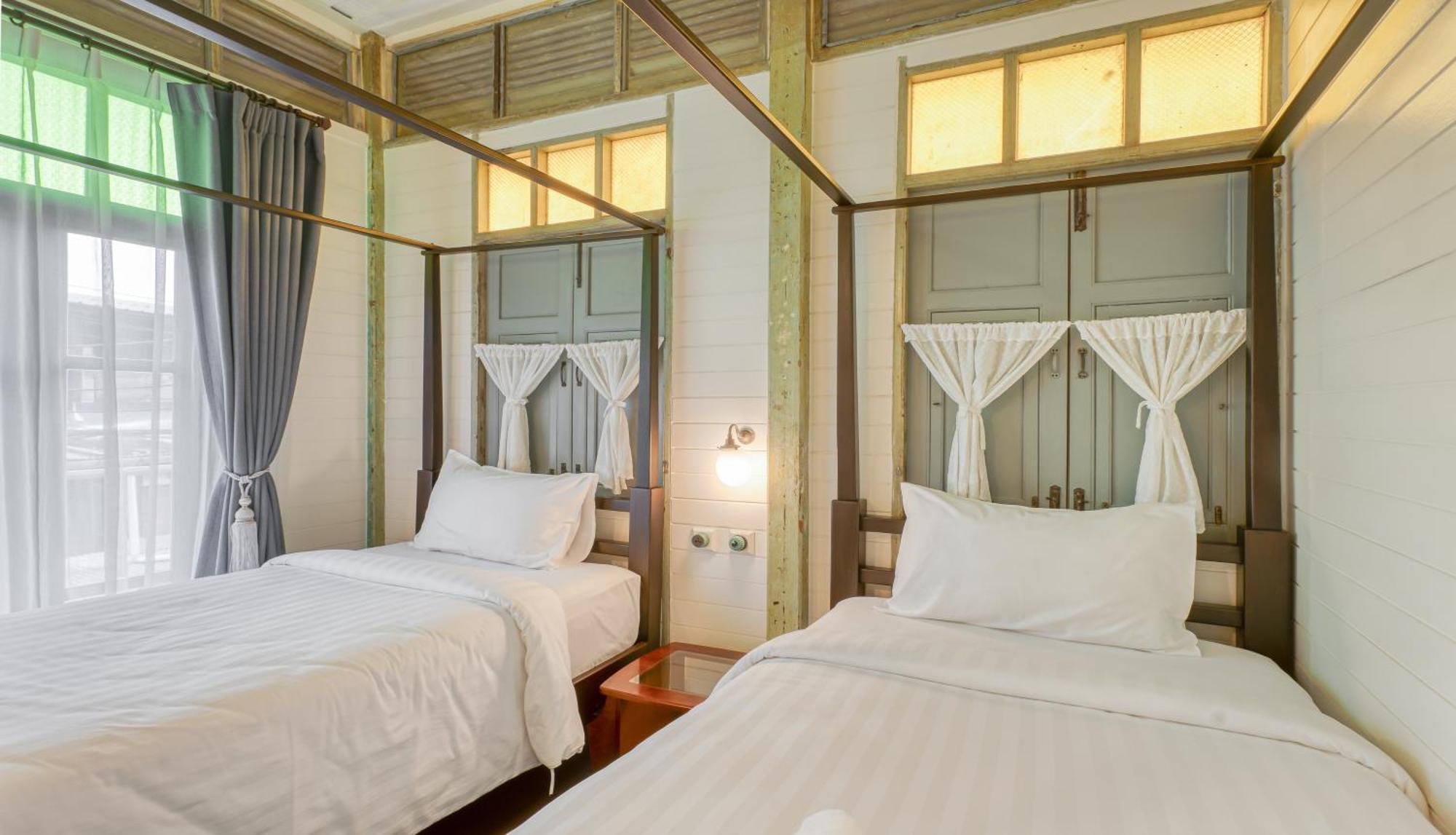 Priya Boutique House Bed & Breakfast Bangkok Exterior photo