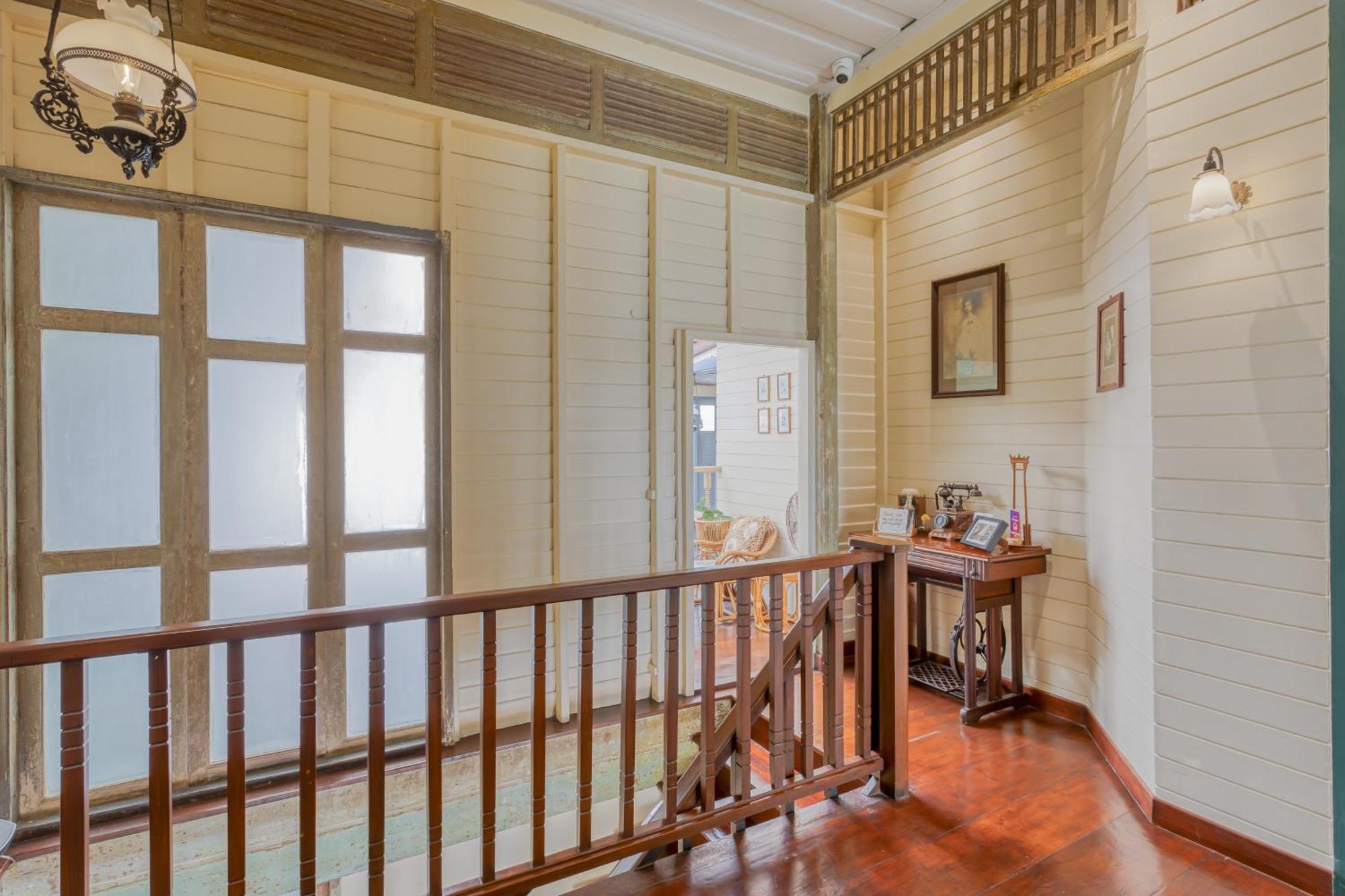 Priya Boutique House Bed & Breakfast Bangkok Exterior photo